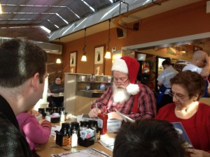 santa-goes-to-ihop