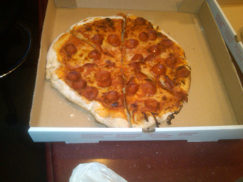 fez-makes-pizza-1