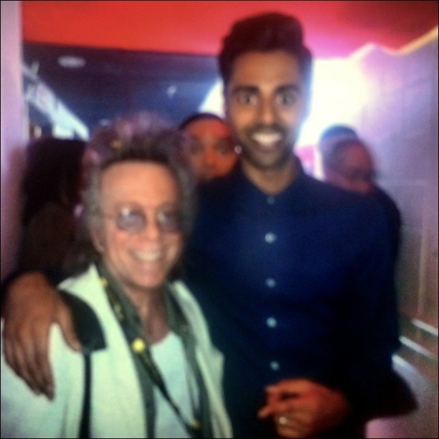 trevor noah photobombs jeffrey hasan minhaj